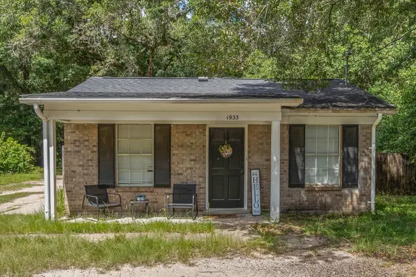 1933 Pallister Pl, Mobile, AL 36618