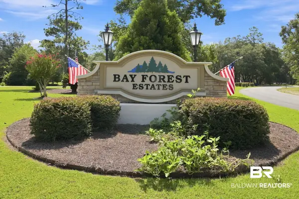 8155 Bay View Dr, Foley, AL 36535