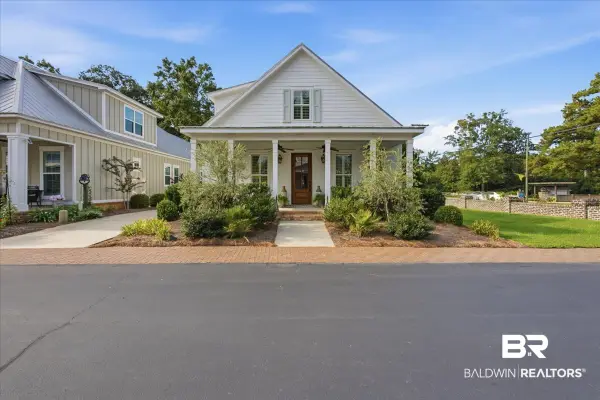 28 Bay Pointe Ct, Fairhope, AL 36532