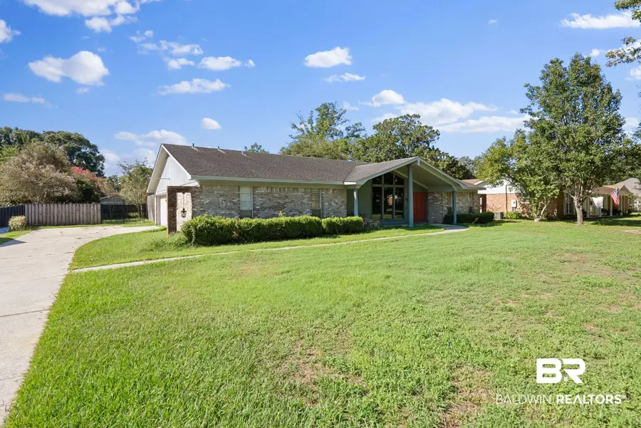 504 N Vaughn Dr, Satsuma, AL 36572 - #3