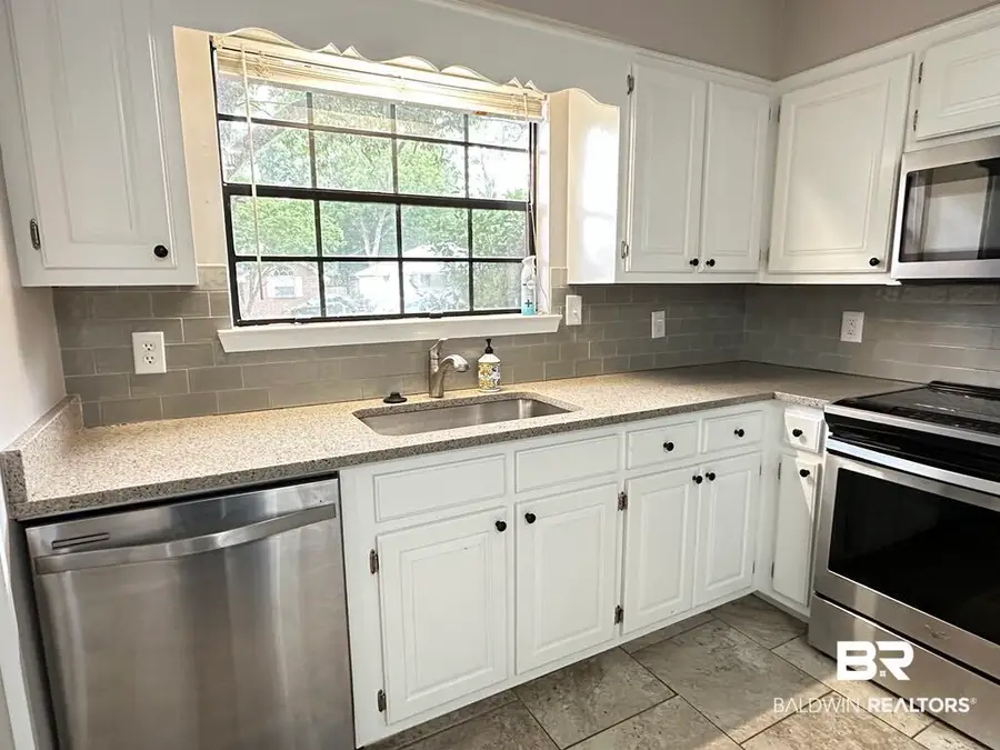 1109 Mcneil Avenue, Mobile, AL 36609 - #2