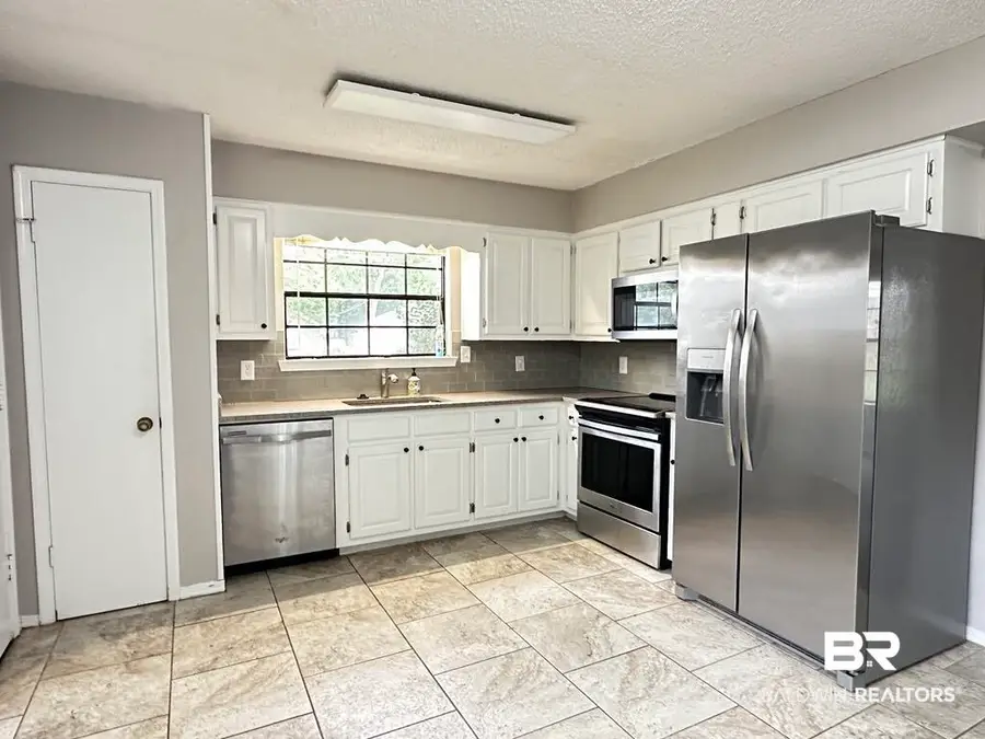 1109 Mcneil Avenue, Mobile, AL 36609 - #3
