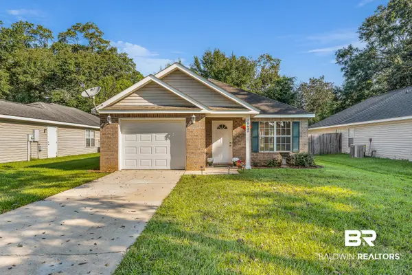 18639 E Hammond Street, Robertsdale, AL 36567