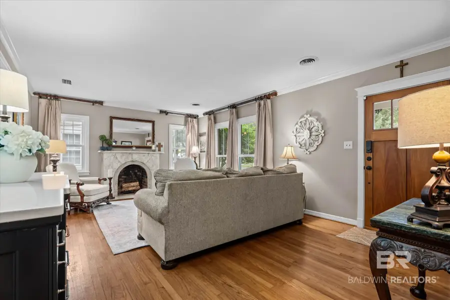 124 South Street, Mobile, AL 36606 - #2