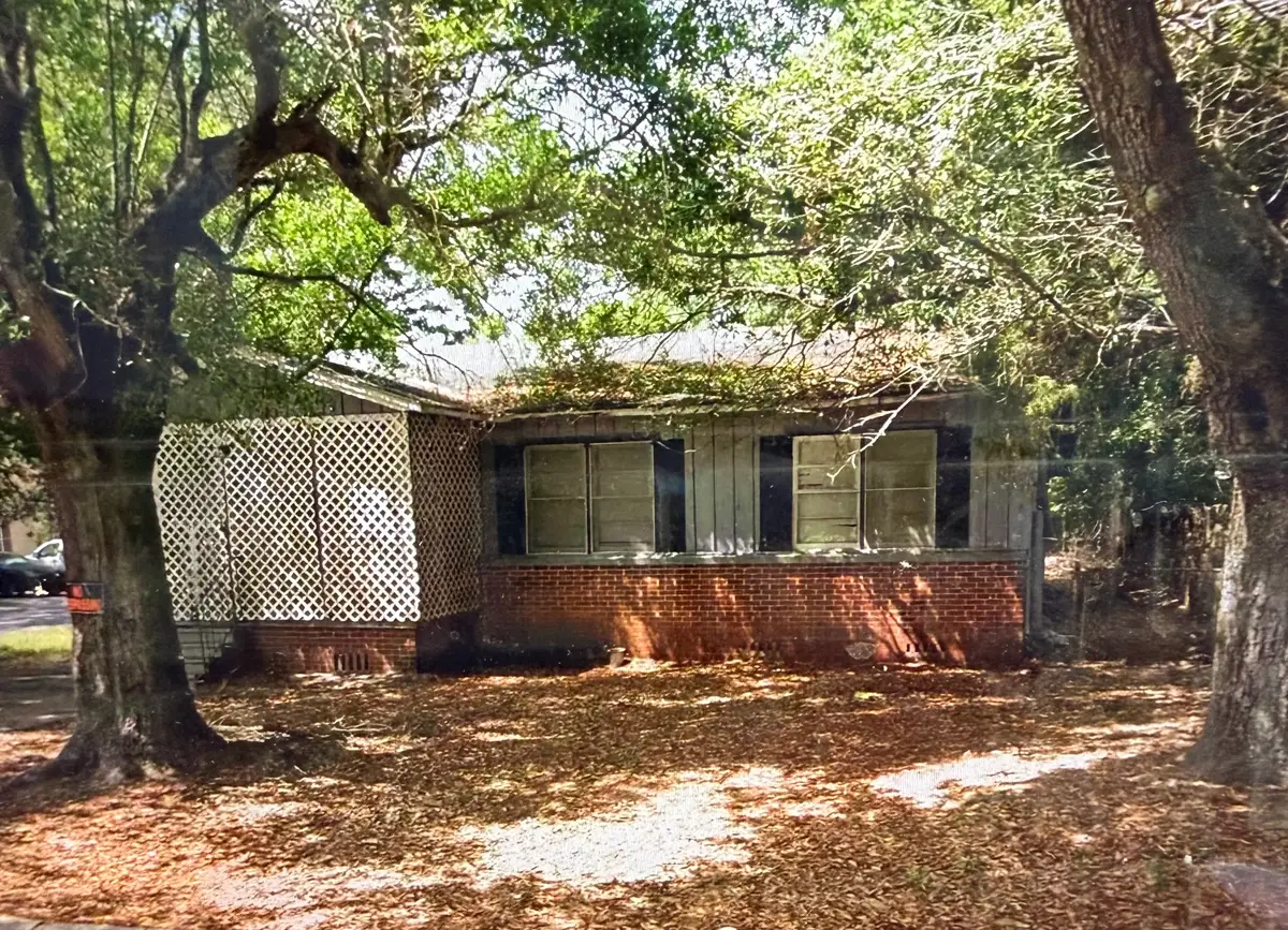 164 4th Avenue, Chickasaw, AL 36611 - #1