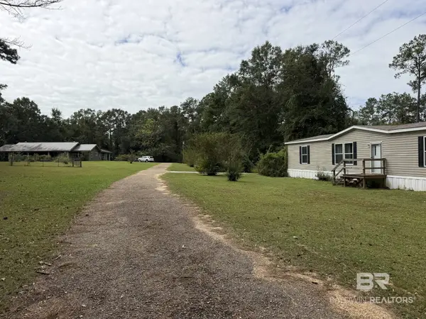 11296 Quinley Rd, Bay Minette, AL 36507
