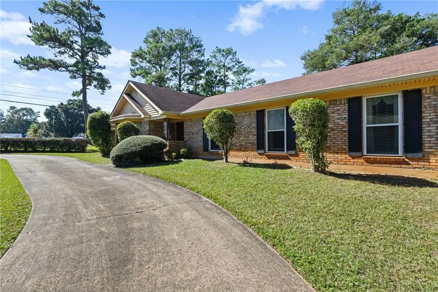 624 Highland Woods Drive E, Mobile, AL 36608 - Image #3
