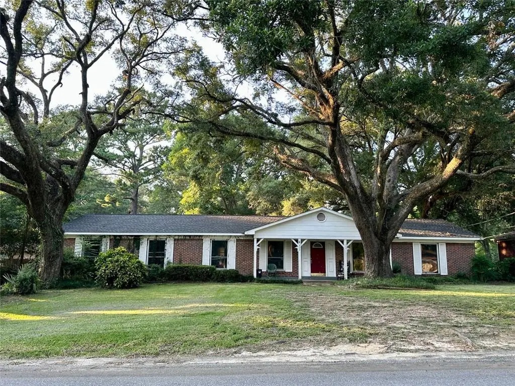 322 Thunderbird Drive, Satsuma, AL 36572 - Image #1