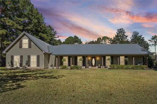 180 Creax Road, Axis, AL 36505