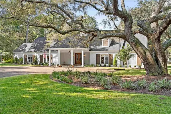 18247 Woodland Drive, Fairhope, AL 36532