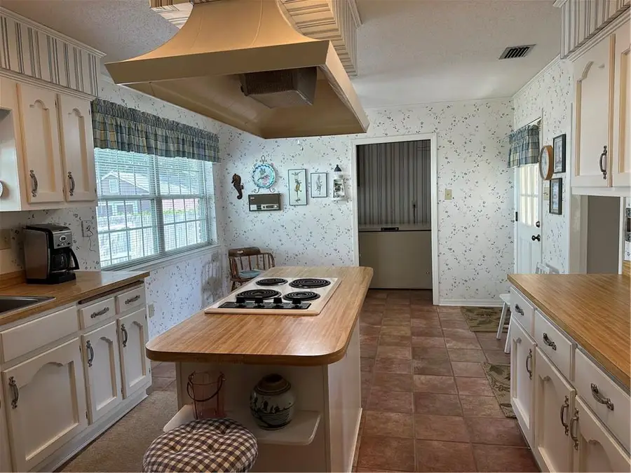 1013 Regal Drive, Mobile, AL 36609 - Image #3