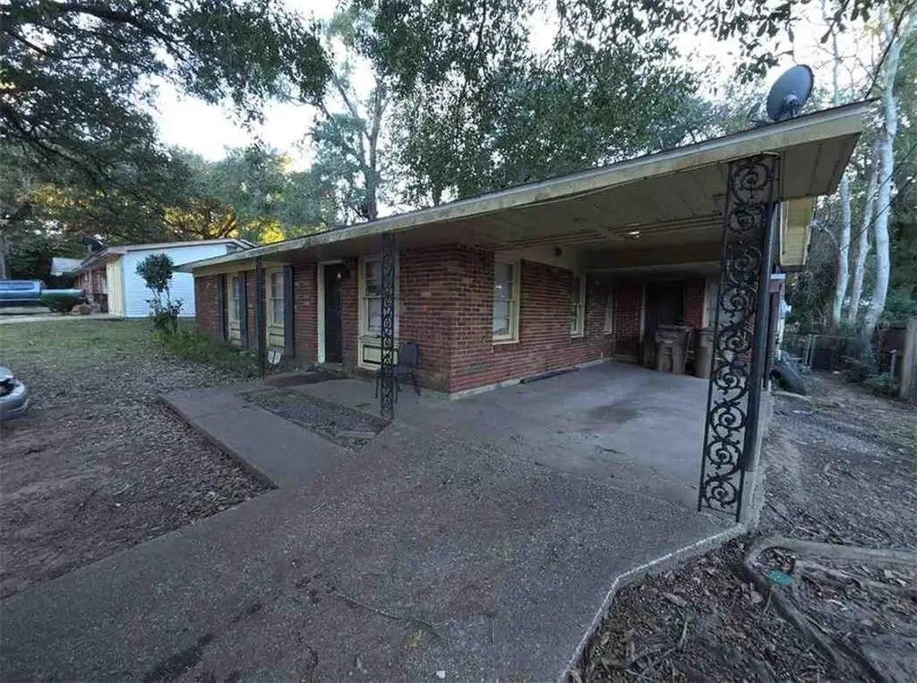 402 La Rose Drive, Mobile, AL 36609 - Image #1