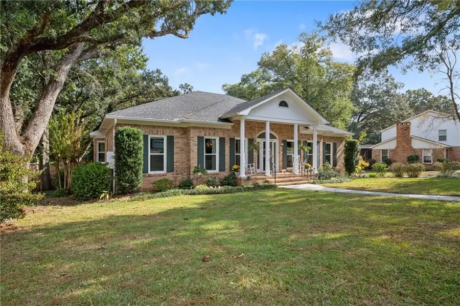 1437 Regency Oaks Drive E, Mobile, AL 36609 - Image #2