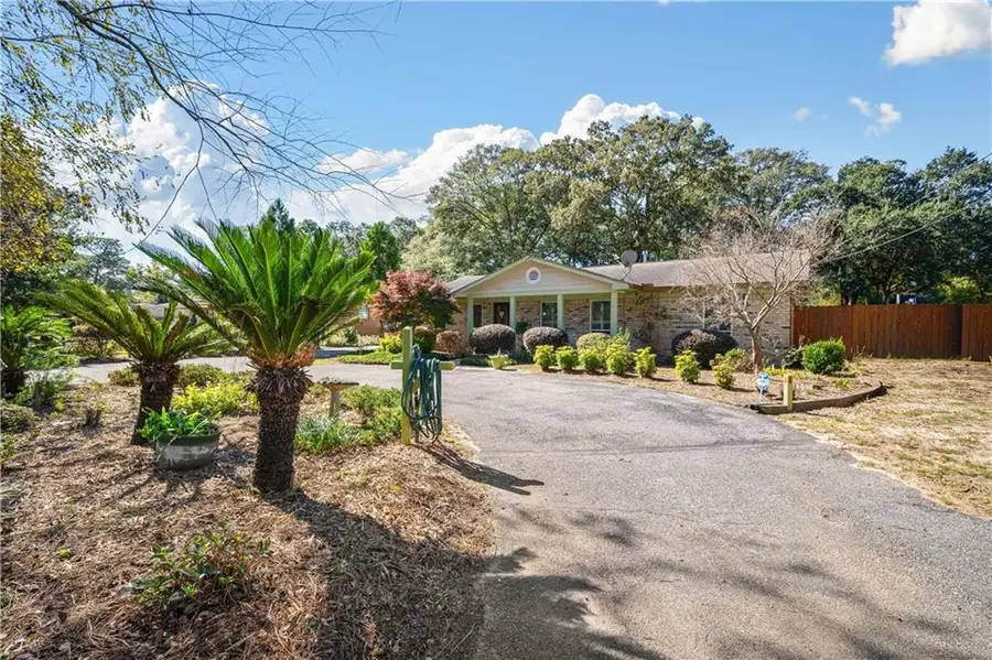 422 Cody Road S, Mobile, AL 36695 - Image #3