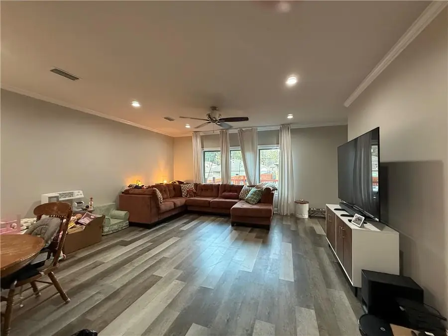 917 Louise Avenue, Mobile, AL 36609 - Image #2