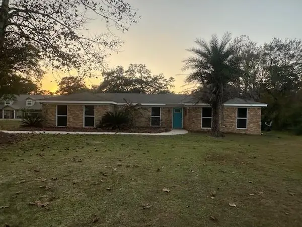 11220 Queens Way, Bayou La Batre, AL 36582