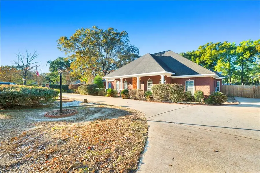 6220 Hickory Lane, Mobile, AL 36609 - Image #2