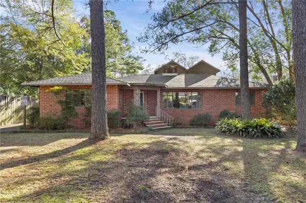 2315 S Hillwood Drive, Mobile, AL 36605