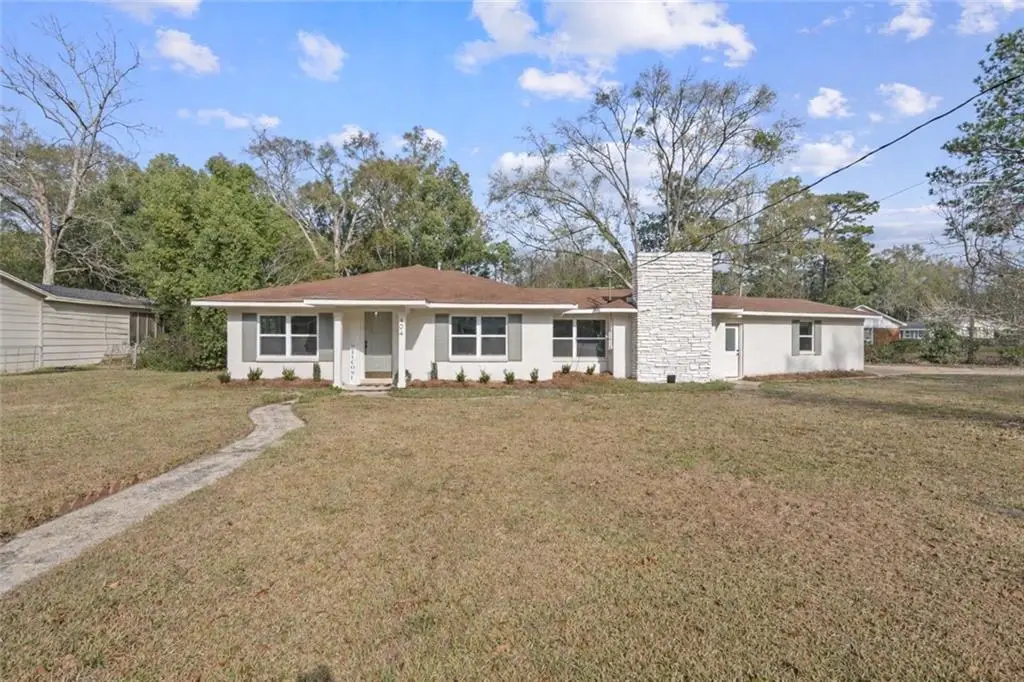 404 Myrtlewood Avenue, Chickasaw, AL 36611 - Image #1