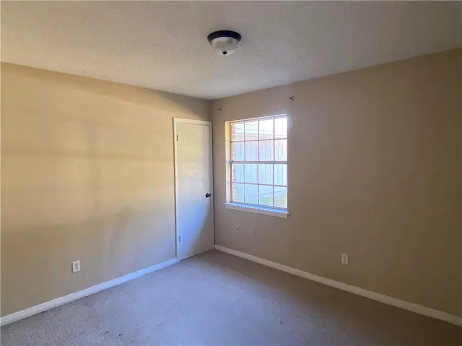 5700 Deerwood Drive N, Mobile, AL 36618 - #2