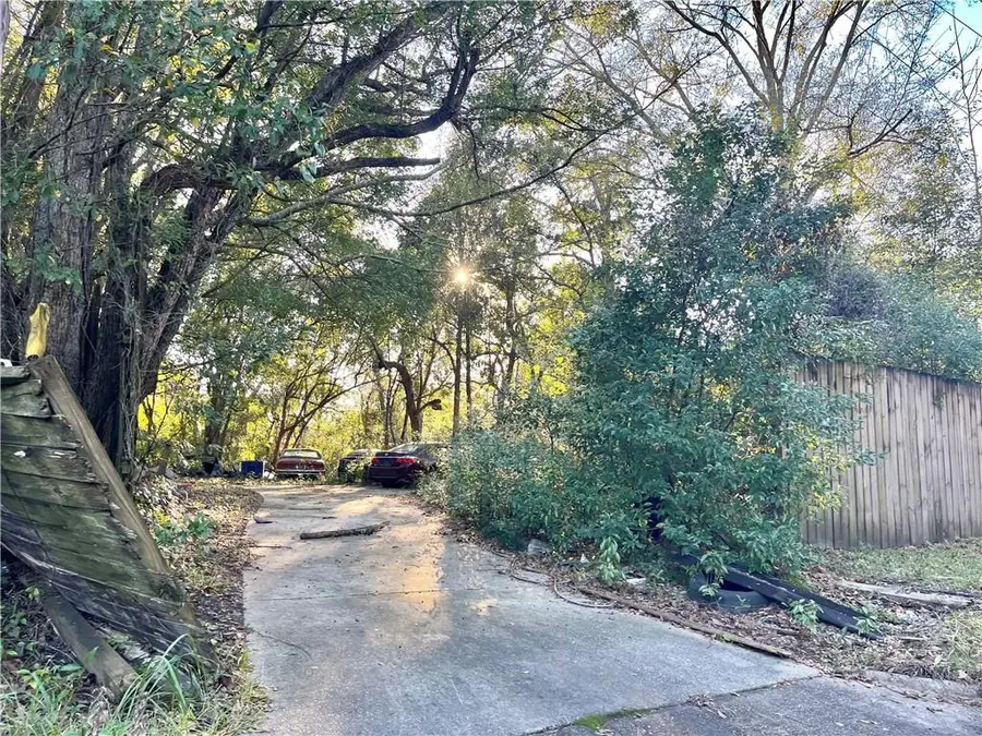 1211 Persimmon Street, Mobile, AL 36603 - Image #2