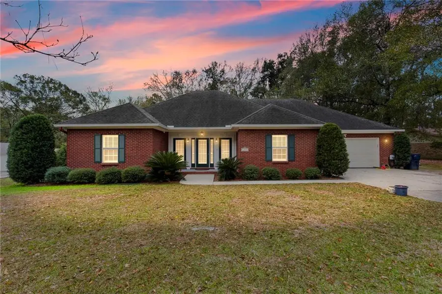13091 Holly Court, Grand Bay, AL 36541 - Image #2