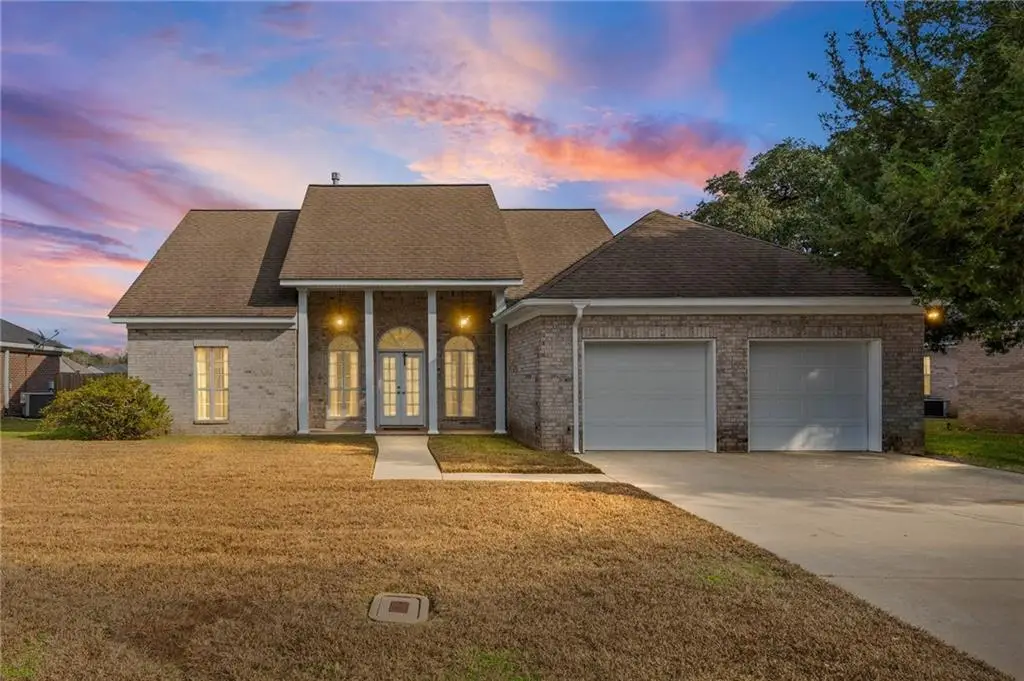 906 W Edgefield Drive, Saraland, AL 36571 - Image #1