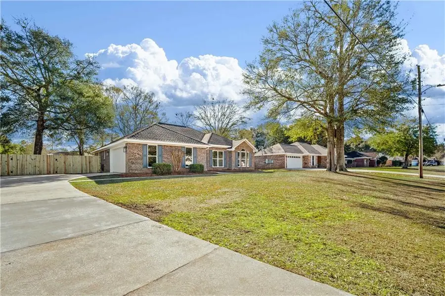 10525 Patrick Avenue, Grand Bay, AL 36541 - Image #2