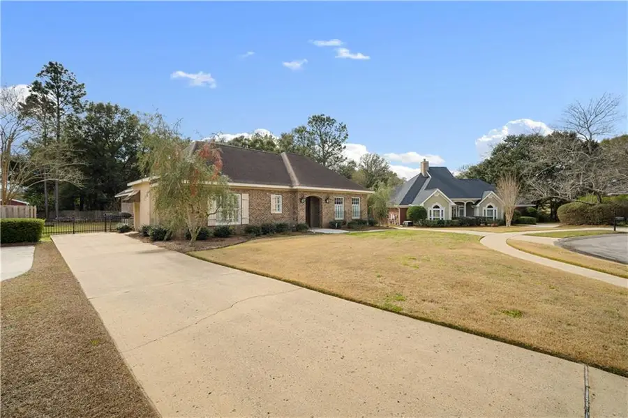 8807 Stillwood Court, Mobile, AL 36619 - Image #2