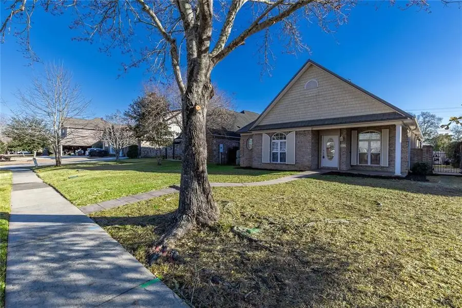 214 Hawthorne Circle, Fairhope, AL 36532 - Image #2