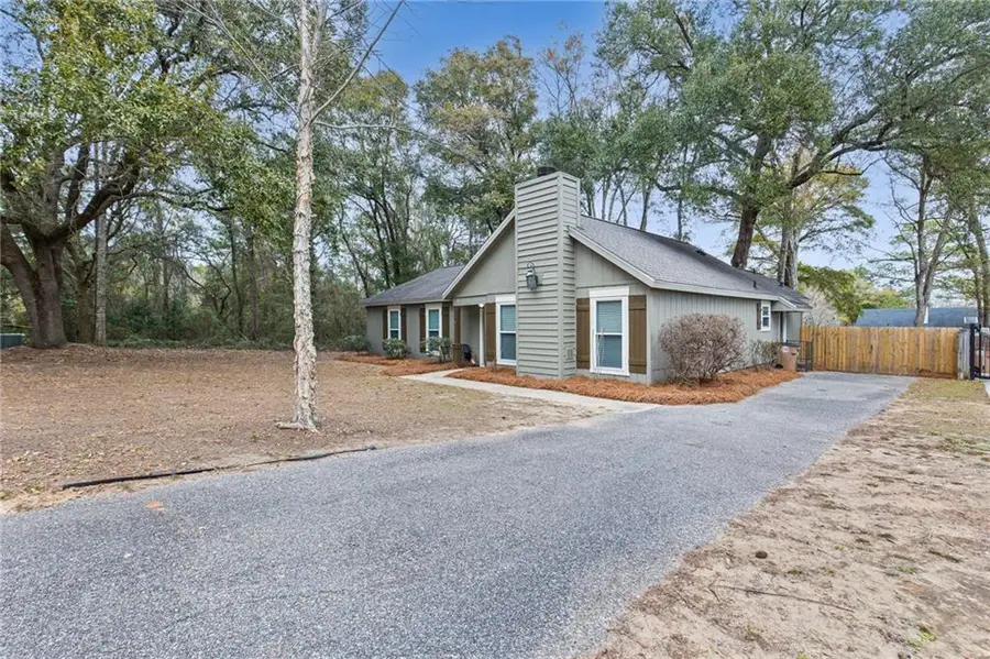 2137 Woodlea Drive W, Mobile, AL 36695 - #2