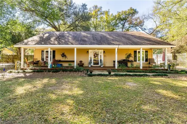 204 Bayou Avenue E, Satsuma, AL 36572