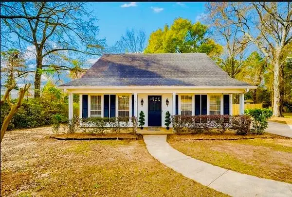 1170 Wellington Court S, Mobile, AL 36695