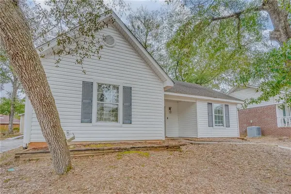 1724 Sandalwood Drive, Mobile, AL 36618