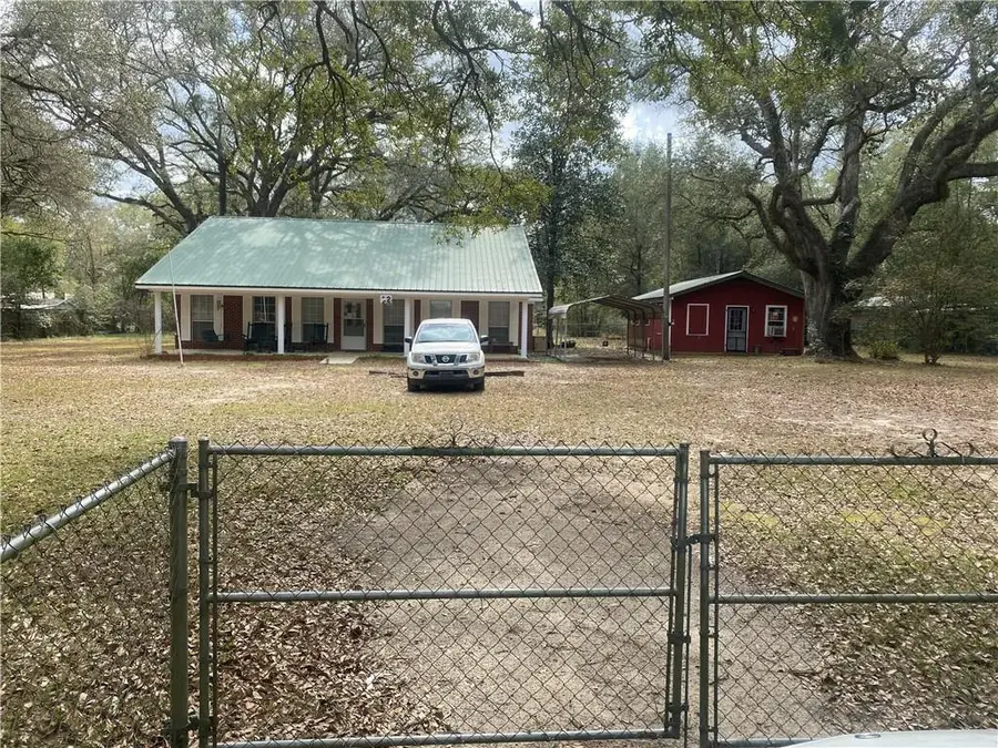 32 Oak Avenue, Satsuma, AL 36572 - #2