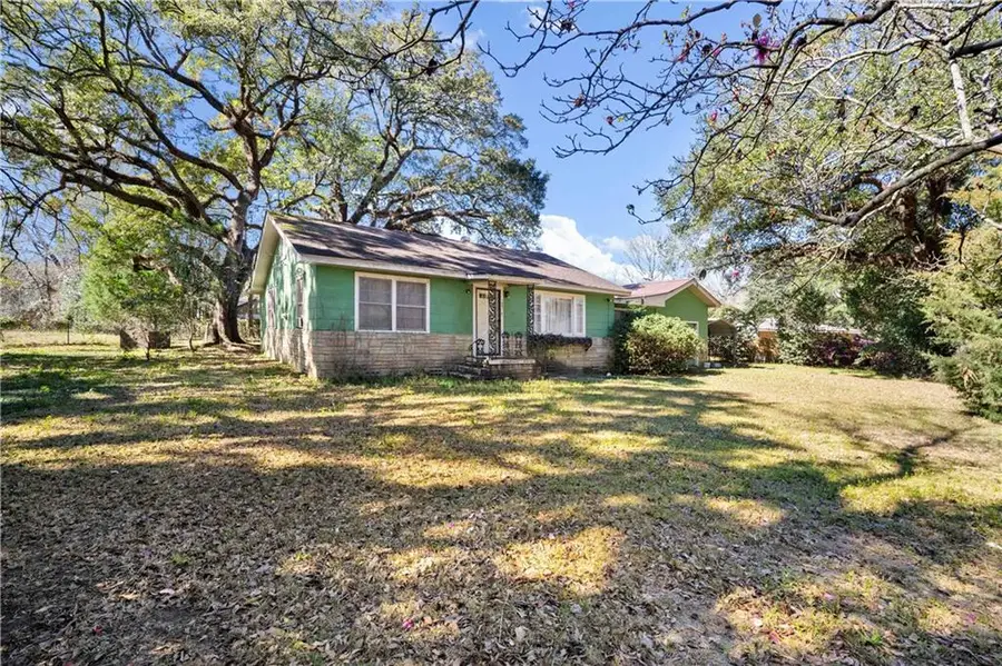 1001 Cleveland Road, Saraland, AL 36571 - #3