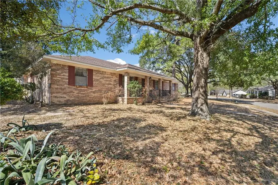 1812 Burntwood Drive E, Mobile, AL 36609 - #3