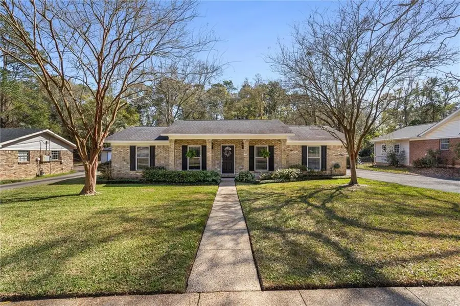 4253 Woodcliff Drive S, Mobile, AL 36693 - #2