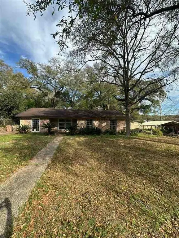 104 N University Boulevard, Mobile, AL 36608