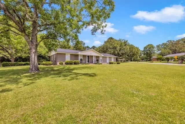 2858 Woodmere Street W, Mobile, AL 36693 - #3