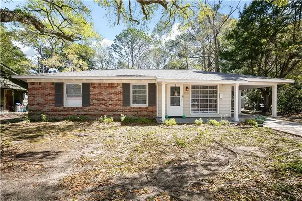 1605 Greenbrier Drive E, Mobile, AL 36605