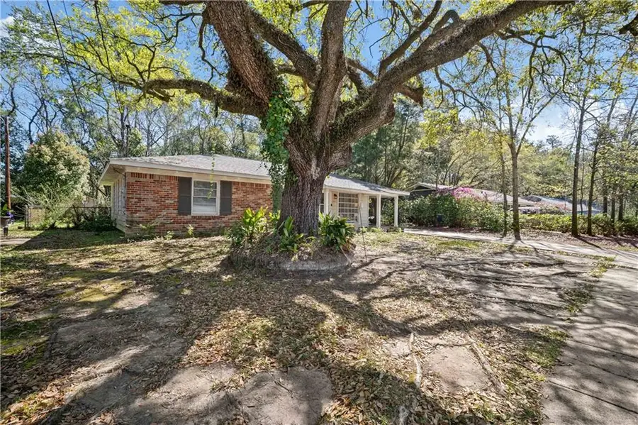 1605 Greenbrier Drive E, Mobile, AL 36605 - #2