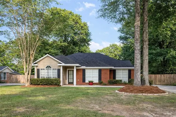5201 Southern Oaks Trail, Grand Bay, AL 36541