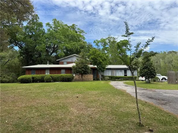 161 Magnolia Avenue, Satsuma, AL 36572