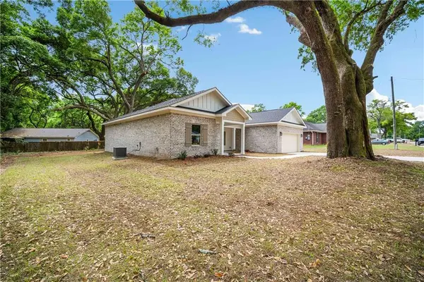 7051 Country Oaks Drive, Irvington, AL 36544