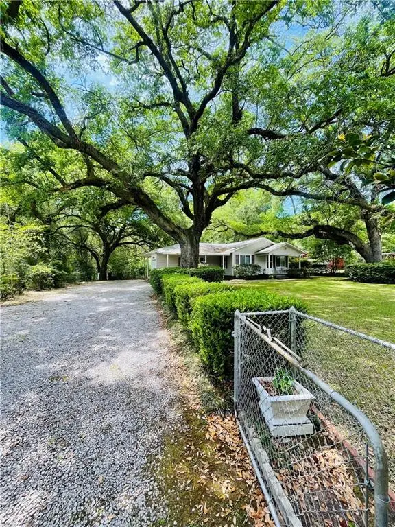 1215 Forest Avenue, Saraland, AL 36571 - #3