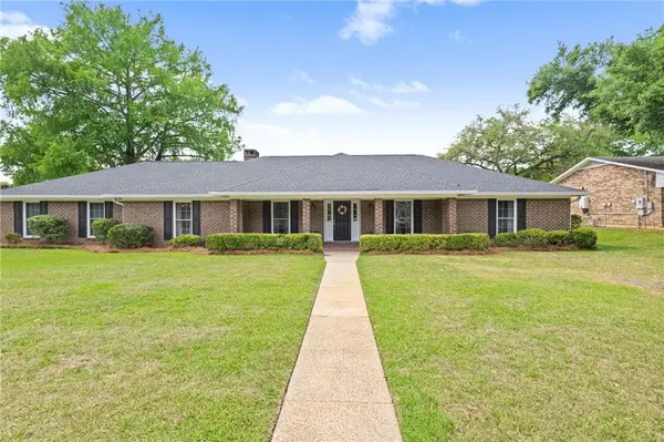 1290 Spring Valley Drive E, Mobile, AL 36693