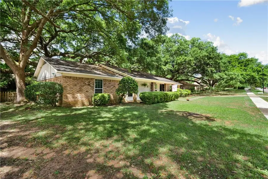 600 Highland Woods Drive E, Mobile, AL 36608 - #3