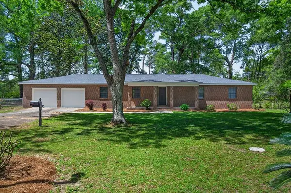 5764 Magnolia Road, Theodore, AL 36582