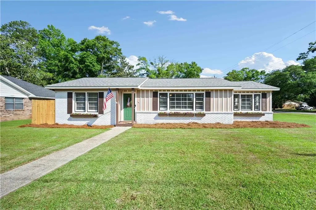 600 W 3rd Street, Bay Minette, AL 36507 - #1